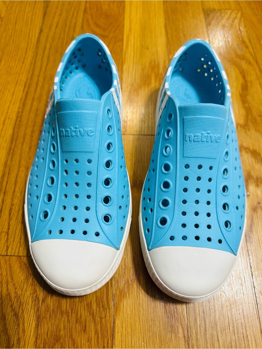 Native Slip-On Water Shoes in Aqua Blue with White Toe Men 3 Women 5